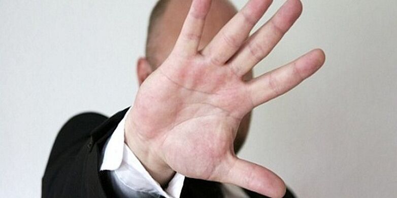 Mann gegen Anhang zur Penisvergrößerung